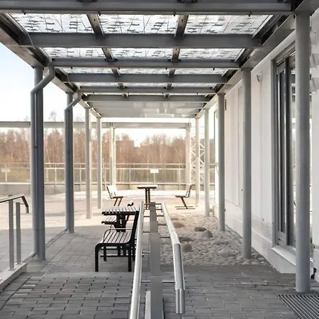 Kotimaailma - Kompakti Kaunis Yksioe Kahdelle, Leppaevaara * Helsinky