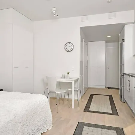 Kotimaailma - Kompakti Kaunis Yksioe Kahdelle, Leppaevaara Apartamento